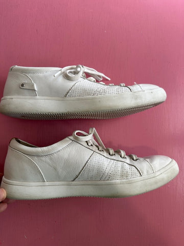 Pre-Loved Rockport White Sneakers Size 41