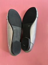 Load image into Gallery viewer, Pre-Loved Supersoft Claudea Size AU10
