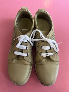 Pre-Loved Rilassare Green Sneakers Size 43/AU11