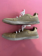 Load image into Gallery viewer, Pre-Loved Rilassare Green Sneakers Size 43/AU11
