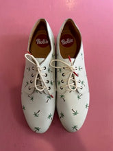 Load image into Gallery viewer, Pre-Loved Rollie Rodeo Size 44/AU12
