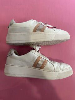 Pre-Loved Frankie4 Riley Size AU11