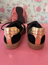 Load image into Gallery viewer, Pre-Loved Hinako Oakey
