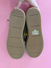 Load image into Gallery viewer, Pre-Loved Hinako Oakey
