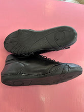 Load image into Gallery viewer, Pre-Loved Ldeck Black Sneaker Size 44
