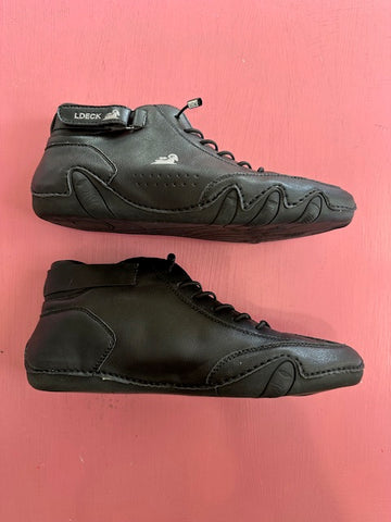 Pre-Loved Ldeck Black Sneaker Size 44