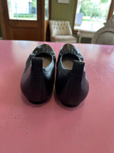 Load image into Gallery viewer, Pre-Loved Supersoft Clarissa Size Au12
