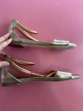 Load image into Gallery viewer, Pre-Loved D&amp;J Jazzie Size 44/AU12
