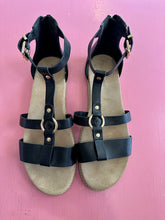 Load image into Gallery viewer, Pre-Loved Hush Puppies Pompa Size AU12
