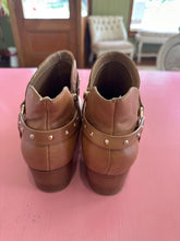 Load image into Gallery viewer, Pre-Loved Hush Puppies Chiara Size AU13
