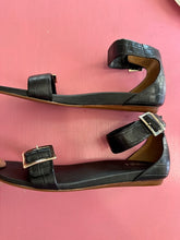 Load image into Gallery viewer, Pre-Loved Frankie4 Black Sandals
