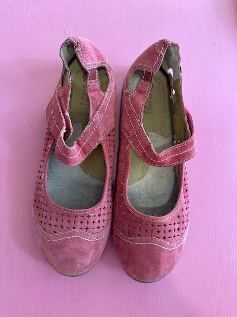 Pre-Loved Planet Bocci Size AU11