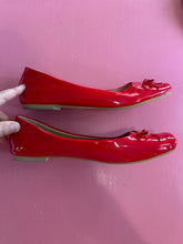 Load image into Gallery viewer, Pre-Loved Pixie Cove Red Ballet Flats Size 43
