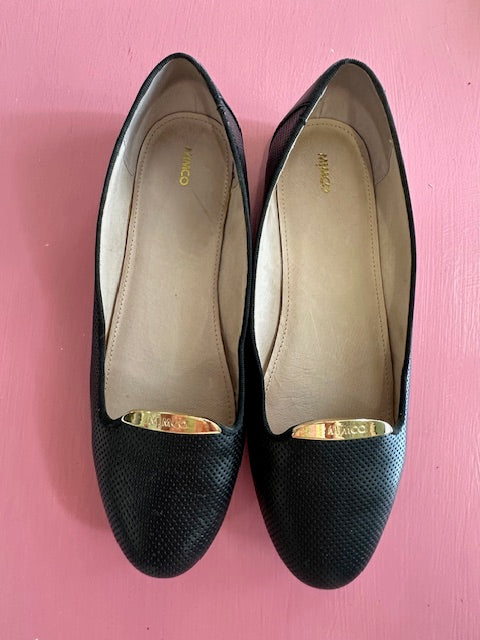 Pre-Loved Mimco Black Ballet Flat Size 42