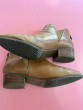 Load image into Gallery viewer, Pre-Loved Supersoft Everly
