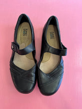 Load image into Gallery viewer, Pre-Loved Planet Shoes Jamie Size AU12
