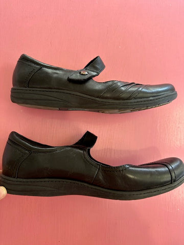 Pre-Loved Planet Shoes Jamie Size AU12