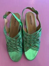 Load image into Gallery viewer, Pre-Loved Bresley Shirazi
