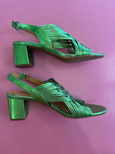 Load image into Gallery viewer, Pre-Loved Bresley Shirazi
