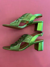 Load image into Gallery viewer, Pre-Loved Bresley Shirazi
