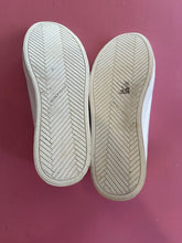 Load image into Gallery viewer, Pre-Loved Skechers White
