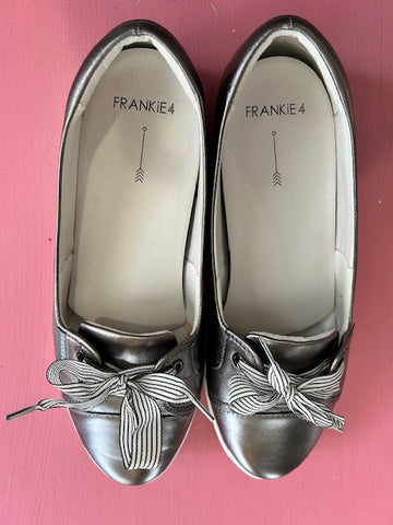 Pre-Loved Frankie4 Hannah II