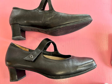 Pre-Loved Kumfs Black Mary Janes