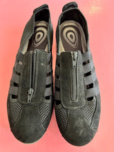 Load image into Gallery viewer, Pre-Loved Supersoft Scottie
