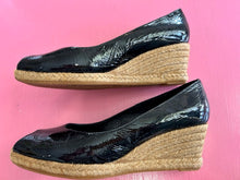 Load image into Gallery viewer, Pre-Loved Toni Pons Black Wedges

