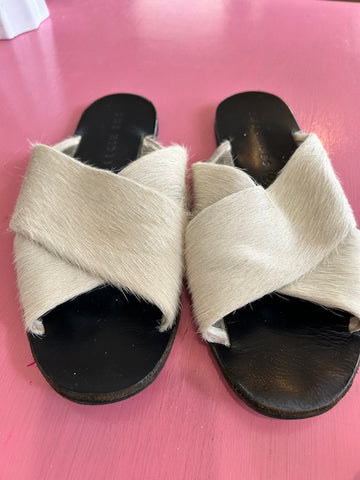 Pre-Loved The Hides Milk Slides