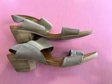 Pre-Loved Eos Taupe Sandal