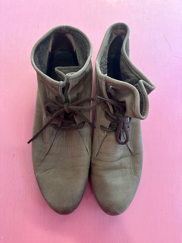 Pre-Loved Paul Green Laceup