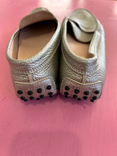 Load image into Gallery viewer, Pre-Loved Tods Loafer
