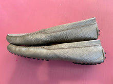 Load image into Gallery viewer, Pre-Loved Tods Loafer
