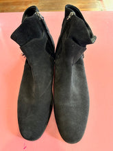 Load image into Gallery viewer, Pre-Loved Tod's Black Suede Boot
