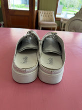 Load image into Gallery viewer, Pre-Loved Hinako Rafa
