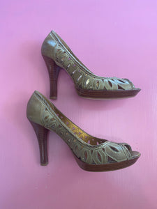 Pre-Loved Guess Olive Heels Size AU10