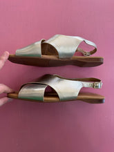 Load image into Gallery viewer, Pre-Loved Hush Puppies Java
