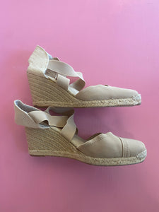 Pre-Loved Adrienne Vittadini Wedge Size 11