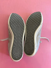 Load image into Gallery viewer, Pre-Loved Frankie4 Ellie IV
