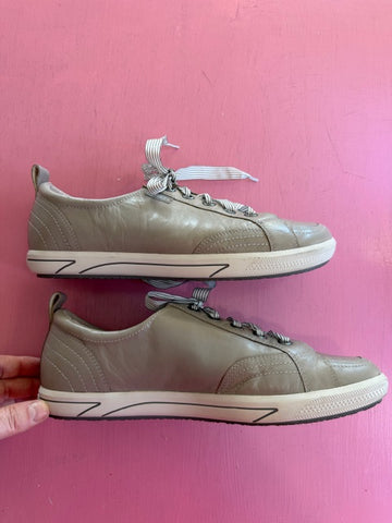 Pre-Loved Frankie4 Ellie IV