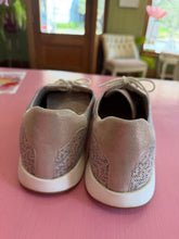 Load image into Gallery viewer, Pre-Loved Frankie4 Dimity
