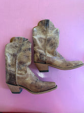 Load image into Gallery viewer, Pre-Loved Justin Cowgirl Boots
