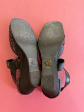 Load image into Gallery viewer, Pre-Loved Minx Classy Cracker
