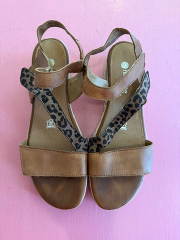 Pre-Loved Remonte Brown Sandals