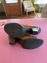 Load image into Gallery viewer, Pre-Loved CBD Anakie
