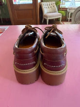 Load image into Gallery viewer, Pre-Loved Timberland brogues
