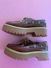 Load image into Gallery viewer, Pre-Loved Timberland brogues
