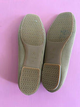 Load image into Gallery viewer, Pre-Loved Vivaia Margo 2.0 Nutmeg
