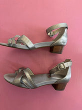 Load image into Gallery viewer, Pre-Loved Frankie4 Willow
